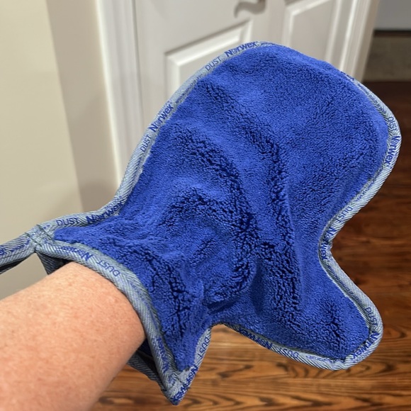 Norwex Limited Edition Dusting Mitt - Picture 2 of 4